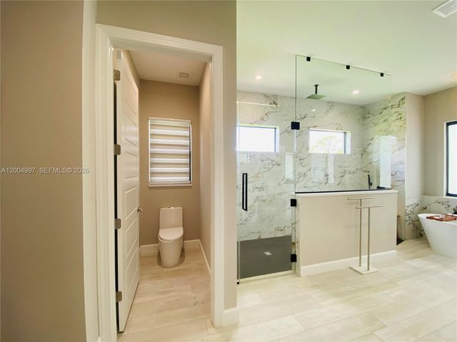 360 13th St SW, Naples, FL 34117