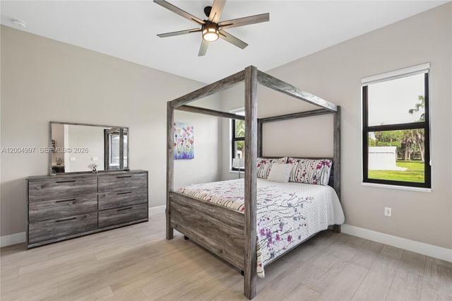 360 13th St SW, Naples, FL 34117