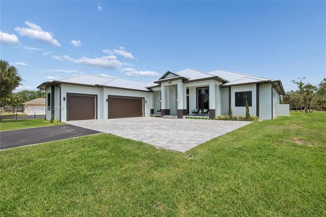 360 13th St SW, Naples, FL 34117