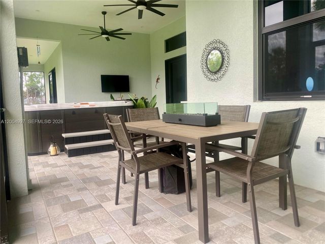 360 13th St SW, Naples, FL 34117