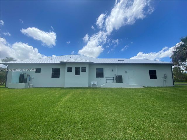 360 13th St SW, Naples, FL 34117