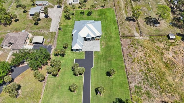 360 13th St SW, Naples, FL 34117