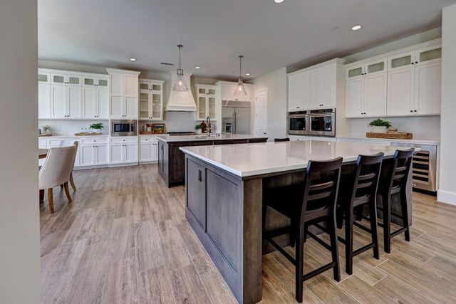 2189 E Strathspey Way, Fresno, CA 93730