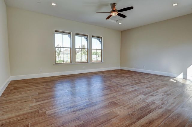 2189 E Strathspey Way, Fresno, CA 93730