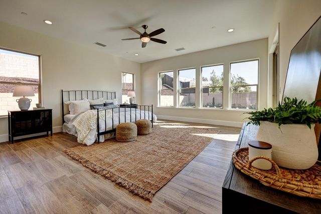 2189 E Strathspey Way, Fresno, CA 93730