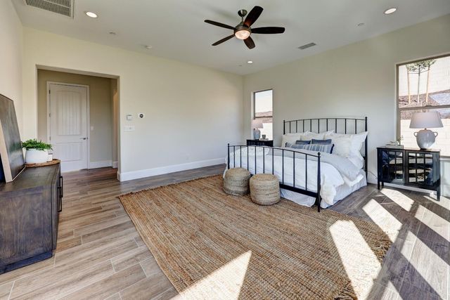 2189 E Strathspey Way, Fresno, CA 93730