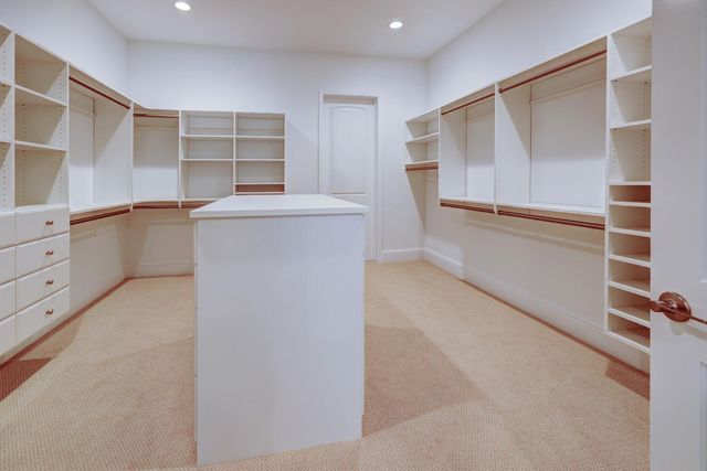 2189 E Strathspey Way, Fresno, CA 93730