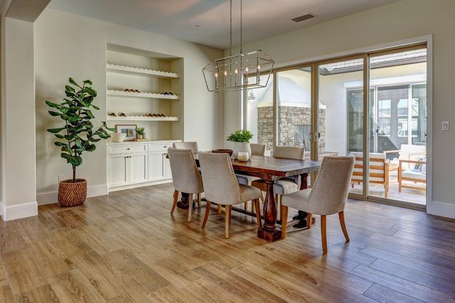 2189 E Strathspey Way, Fresno, CA 93730