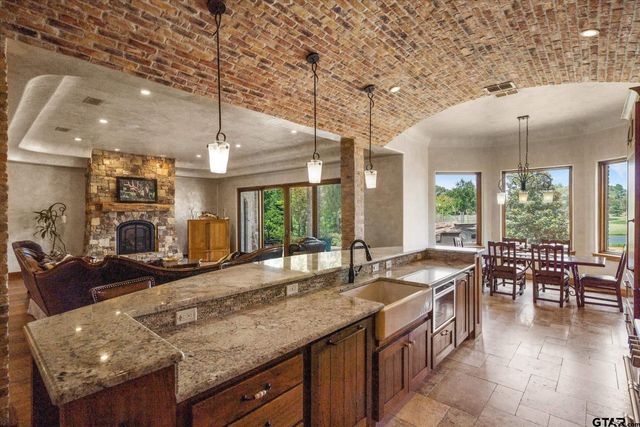 15381 County Road 463, Lindale, TX 75771