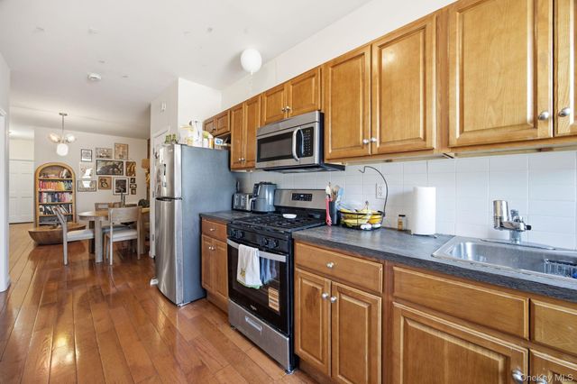 513 Grand Street, Brooklyn, NY 11211