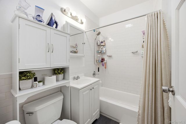 513 Grand Street, Brooklyn, NY 11211