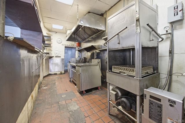 513 Grand Street, Brooklyn, NY 11211