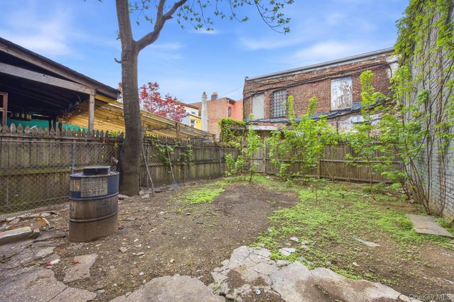 513 Grand Street, Brooklyn, NY 11211