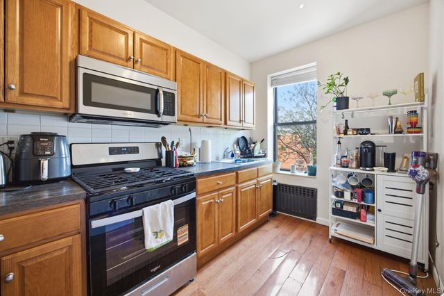 513 Grand Street, Brooklyn, NY 11211