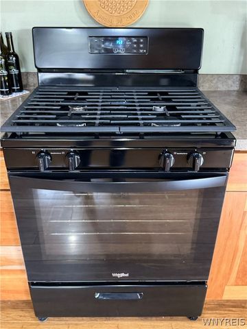 6668 Milestrip Road, Orchard Park, NY 14127