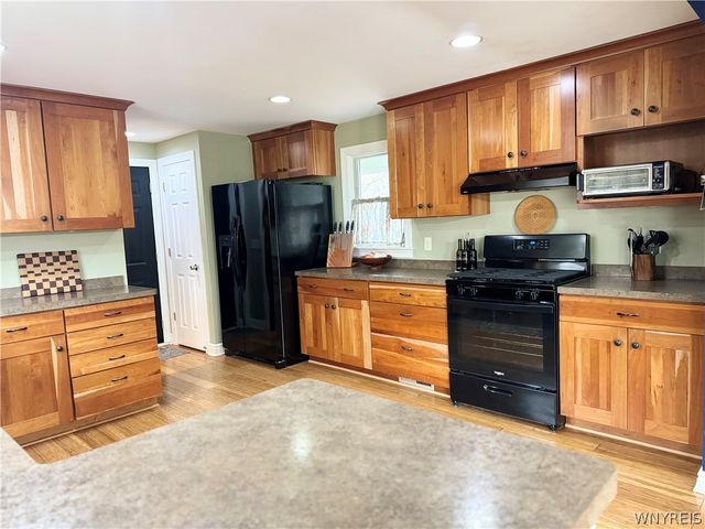 6668 Milestrip Road, Orchard Park, NY 14127