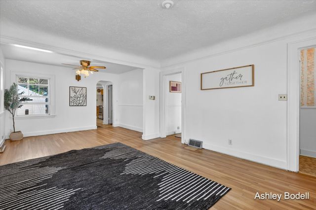 2129 Emerald Avenue Ne, City Of Grand Rapids, MI 49505