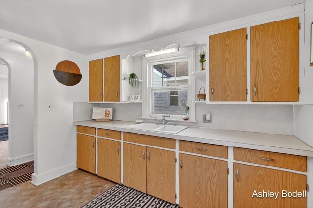2129 Emerald Avenue Ne, City Of Grand Rapids, MI 49505