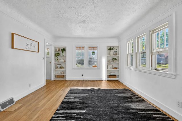 2129 Emerald Avenue Ne, City Of Grand Rapids, MI 49505