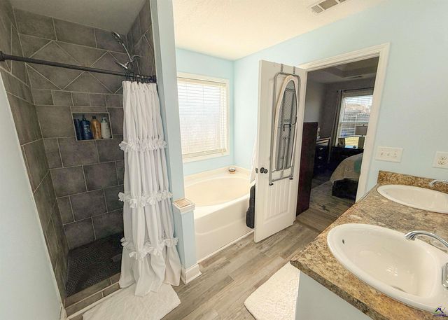 105 Ellington Court, Perry, GA 31069