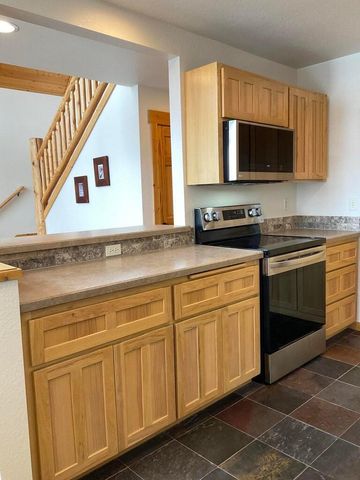 4631 Marsh Hawk Drive, Klamath Falls, OR 97601