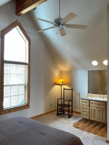 4631 Marsh Hawk Drive, Klamath Falls, OR 97601