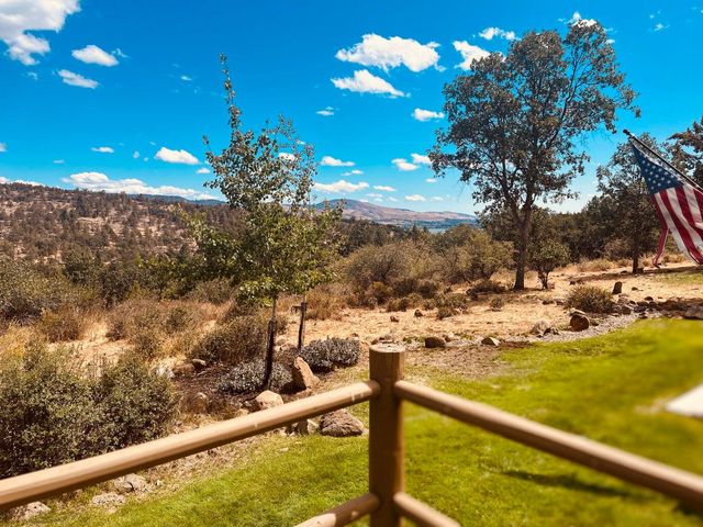 4631 Marsh Hawk Drive, Klamath Falls, OR 97601