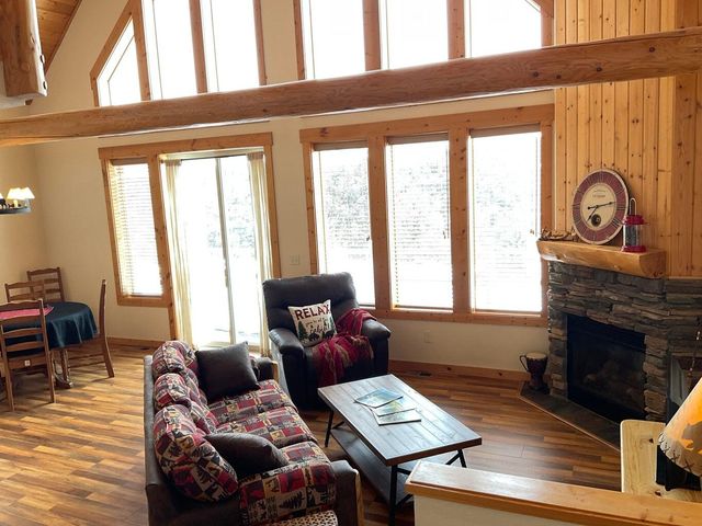 4631 Marsh Hawk Drive, Klamath Falls, OR 97601