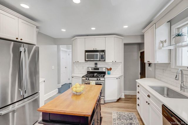 147 Sydney Avenue, Malverne, NY 11565