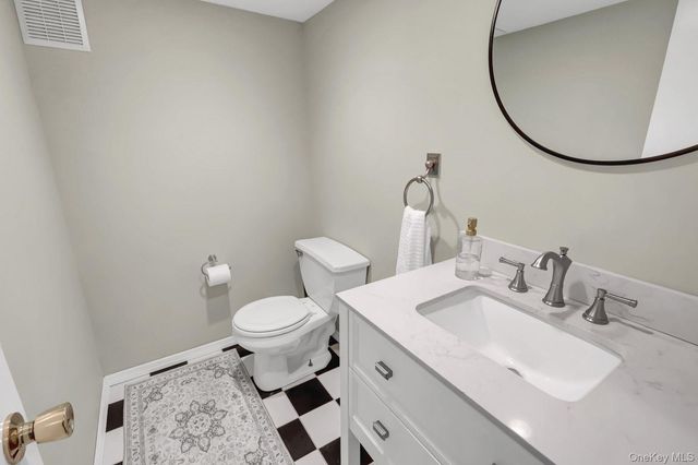 147 Sydney Avenue, Malverne, NY 11565