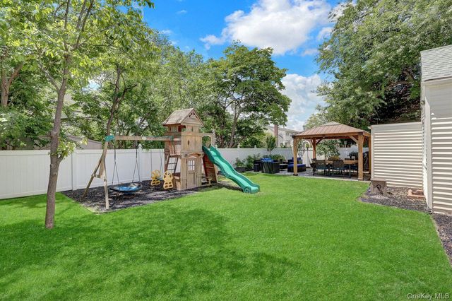 147 Sydney Avenue, Malverne, NY 11565