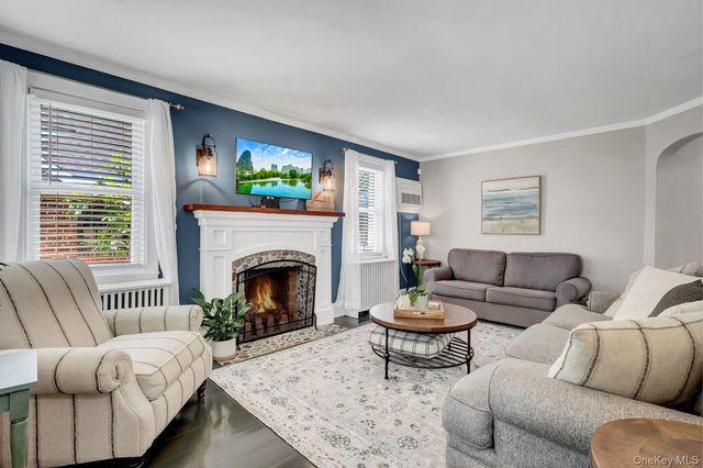 147 Sydney Avenue, Malverne, NY 11565