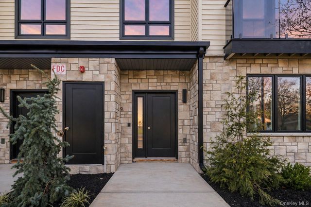 5 Mirror Lake Road 202, Spring Valley, NY 10977