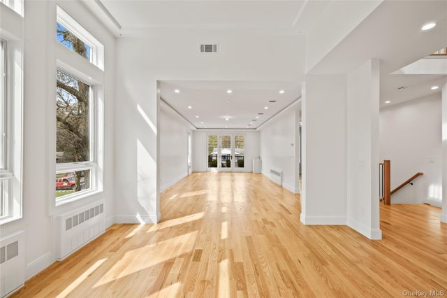 5 Mirror Lake Road 202, Spring Valley, NY 10977