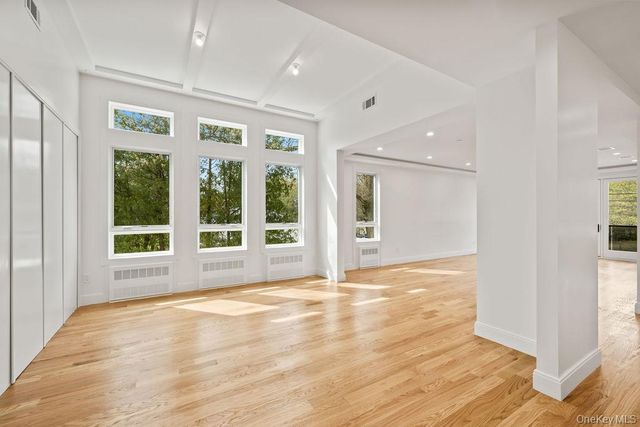 5 Mirror Lake Road 202, Spring Valley, NY 10977