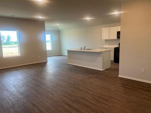 1224 E Ruger Lane, Mustang, OK 73064