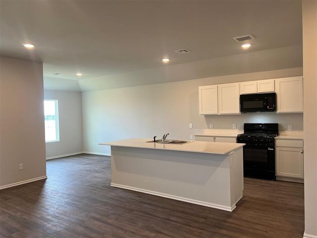 1224 E Ruger Lane, Mustang, OK 73064