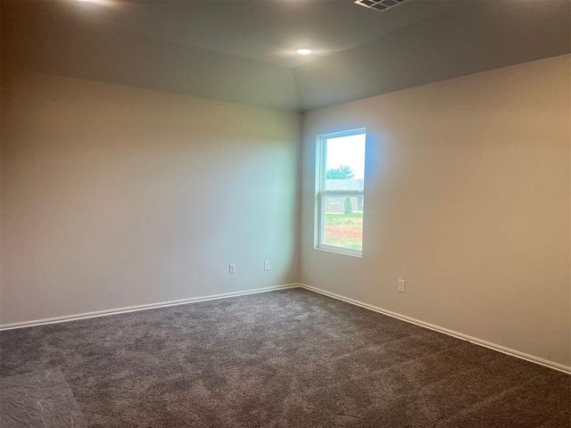 1224 E Ruger Lane, Mustang, OK 73064