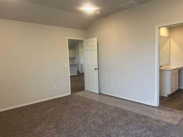 1224 E Ruger Lane, Mustang, OK 73064