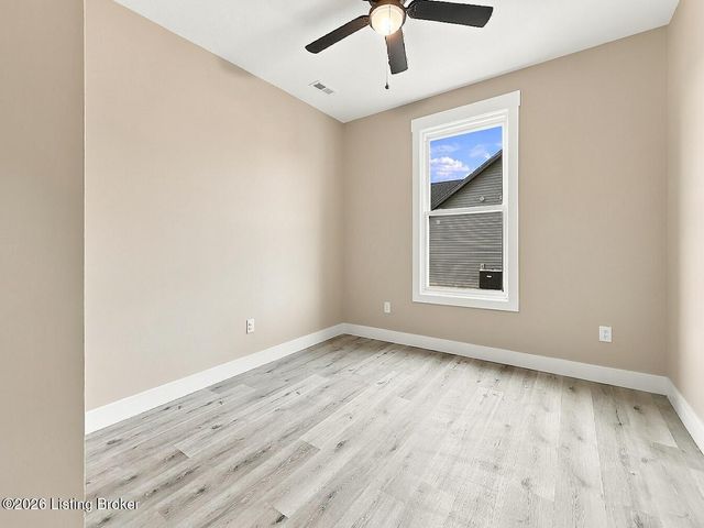 24 Betty Boyd Ln, Brandenburg, KY 40108