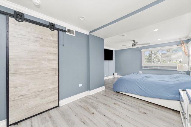 6315 W 83rd Place, Burbank, IL 60459