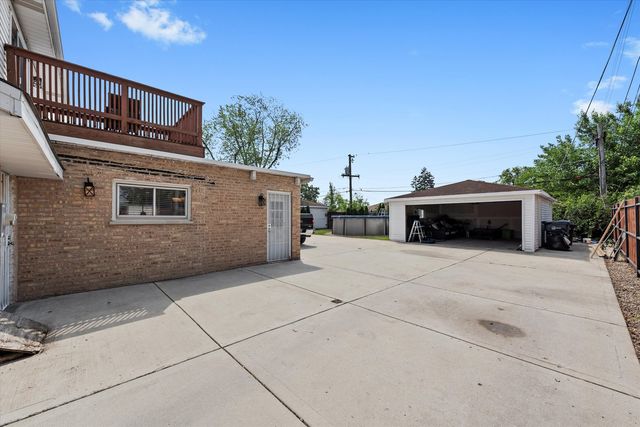 6315 W 83rd Place, Burbank, IL 60459