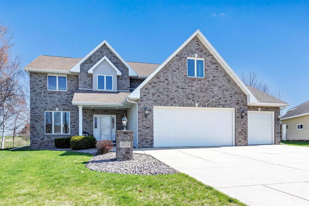 3373 LANGDON STREET, Green Bay, WI 54311