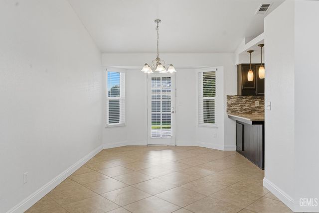 3401 Harris Road, Bakersfield, CA 93313