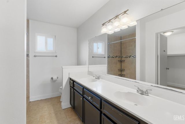 3401 Harris Road, Bakersfield, CA 93313