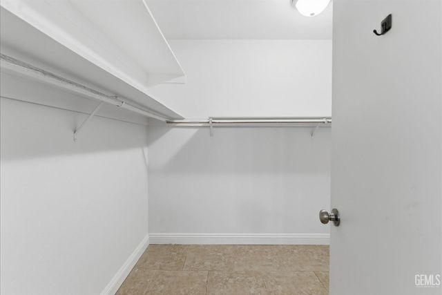 3401 Harris Road, Bakersfield, CA 93313