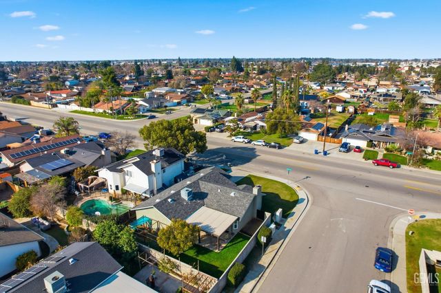 3401 Harris Road, Bakersfield, CA 93313