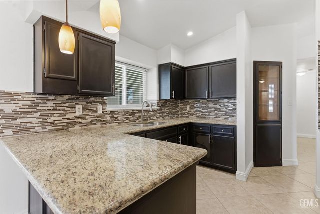 3401 Harris Road, Bakersfield, CA 93313