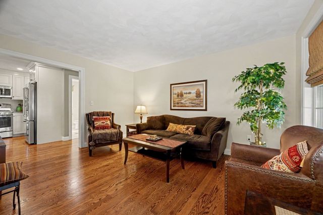 44 Ashwood Ave, Wilmington, MA 01887