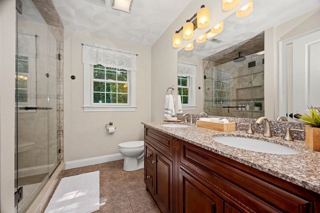 44 Ashwood Ave, Wilmington, MA 01887
